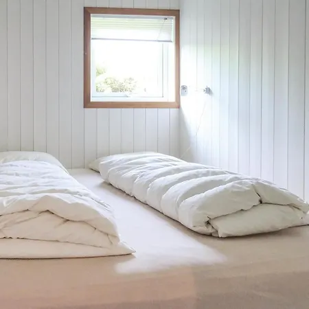 Three-bedroom Holiday In Erfjord